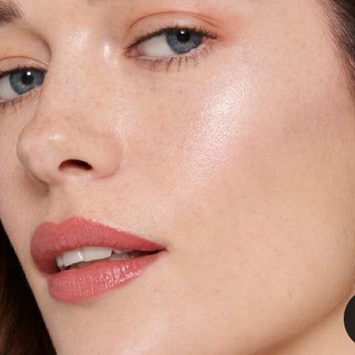 HKH Vitamin C Super Serum for Face - Anti Aging Skincare Vitamin E Facial Serum Capsules with Niacinamide - Vit C Serum Oil for Women - Moisturise & Even Skin Tone - Travel Friendly (38 Capsules)